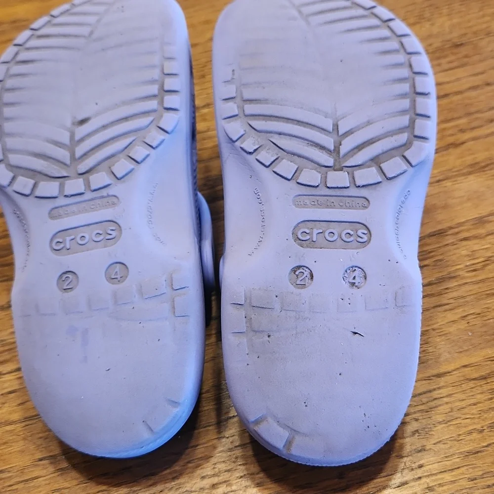Crocs Size M2 W4